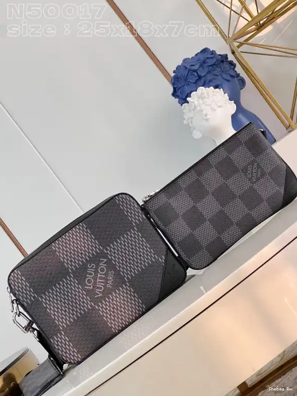 VUITTON LOUIS MESSENGER TRIO 0517